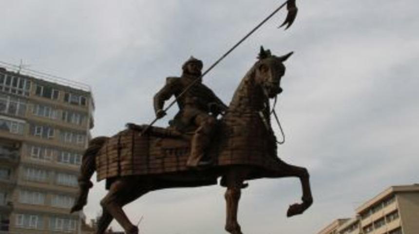 Osmangazi&rsquo;nin Mızrağını Kırdılar