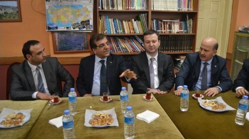 &ldquo;ter&ouml;r&uuml; Omuzlarımızdan Atarsak U&ccedil;arız"