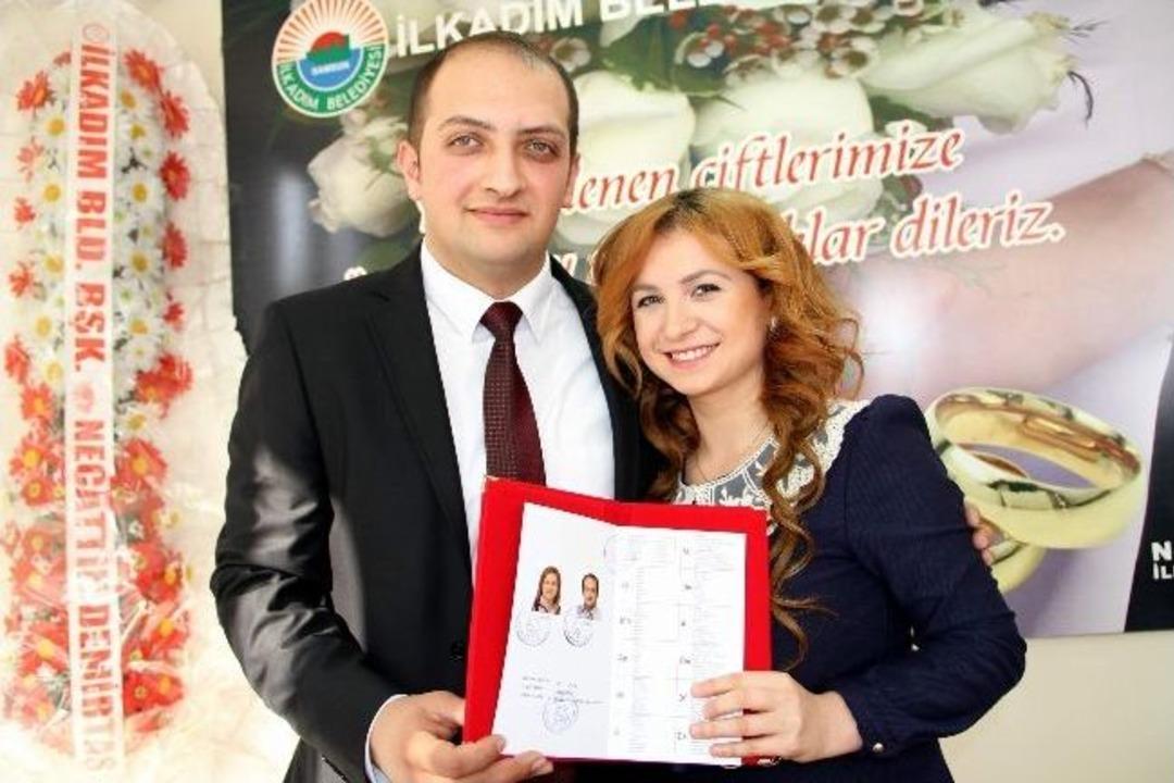 Sevgililer G&uuml;n&uuml;&rsquo;nde D&uuml;nya Evine Girdiler