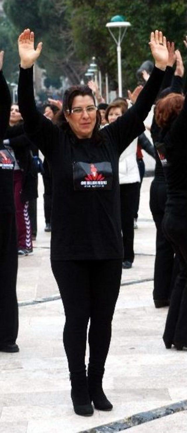 Aydınlı Kadınlar Şiddete Karşı Dans Ettiler 1