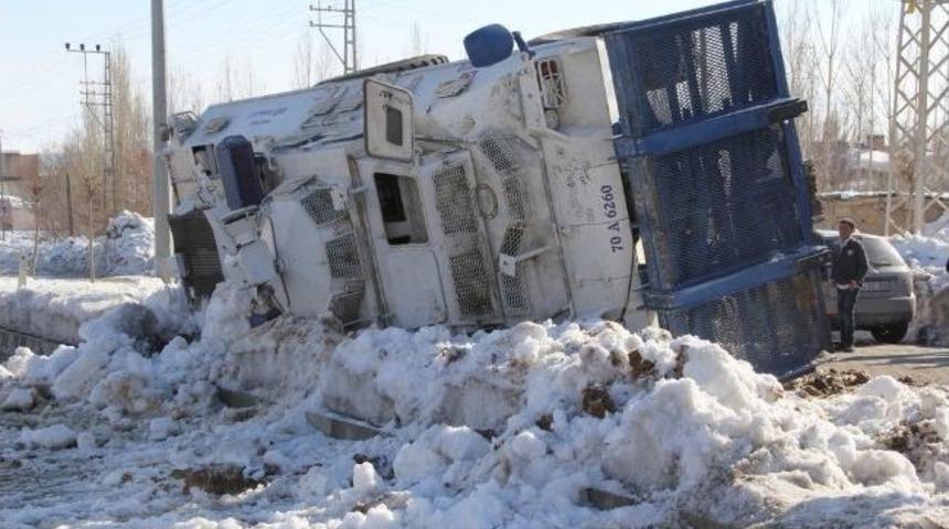 Van'da Polis Panzeri Devrildi