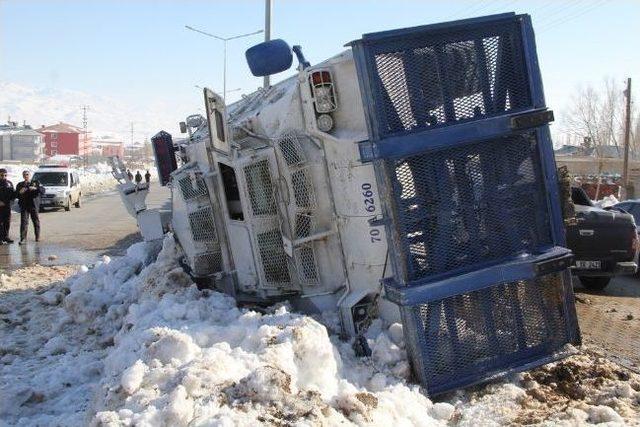 Van'da Polis Panzeri Devrildi