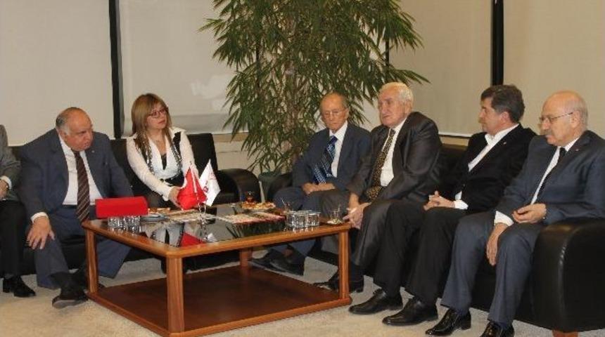 Huzurevi Yardımlaşma Derneği&rsquo;nden Btso&rsquo;ya Ziyaret