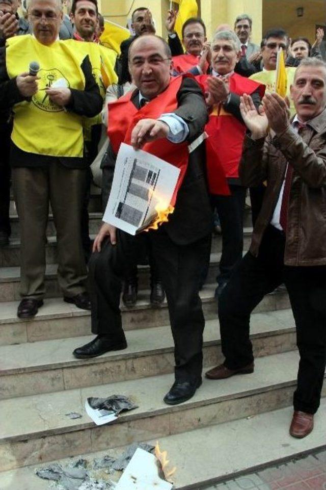 Samsun’da Bordro Yakma Eylemi