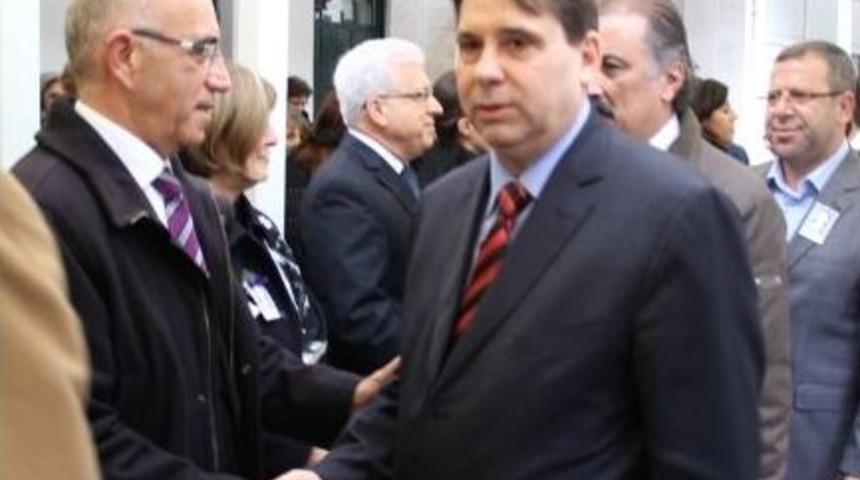 İnci Holding&rsquo;in Kurucusu Cevdet İnci'nin Eşi Toprağa Verildi