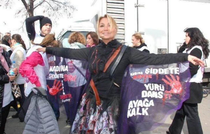 Kadınlardan “şiddete Hayır” Dansı G2