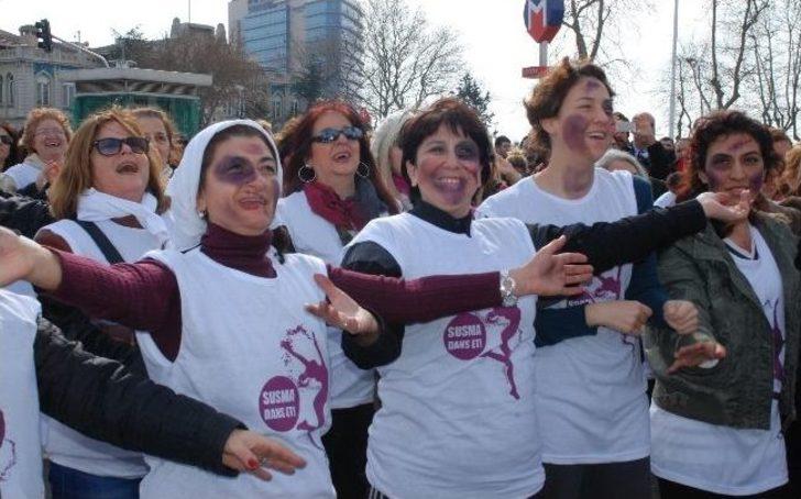 Kadınlardan “şiddete Hayır” Dansı G4