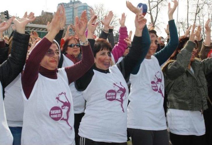 Kadınlardan “şiddete Hayır” Dansı G5
