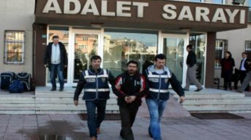 Oto Hırsızları Yakalandı