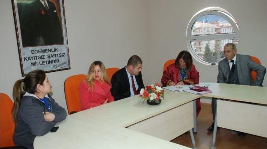 Didim&rsquo;de Gen&ccedil; &Ccedil;iftler 14 Şubatta Nikah Masasına Oturdu