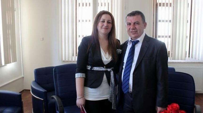 14 Şubat Saat 14.00'te &Ccedil;alıştığı Kurumda Evlendi