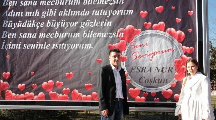 Sevgililer G&uuml;n&uuml;n&uuml; Bilboard İle Kutladı