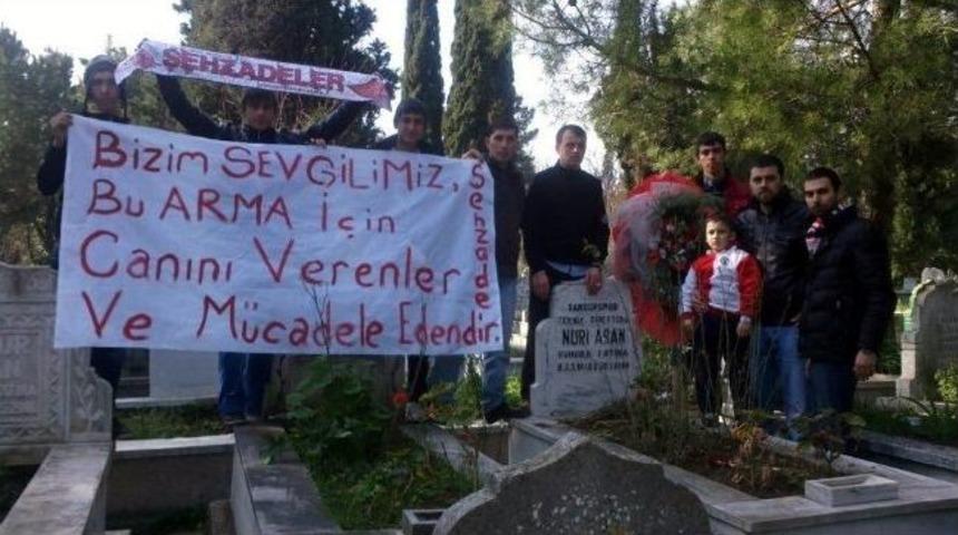 Şehzadeler'den Mezar Ziyareti