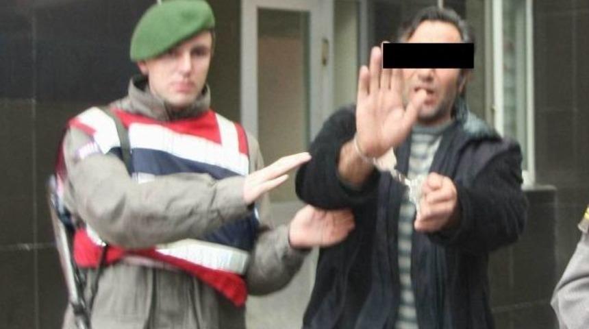 Balıkesir&rsquo;de Jandarmadan Villaya M&uuml;lteci Baskını