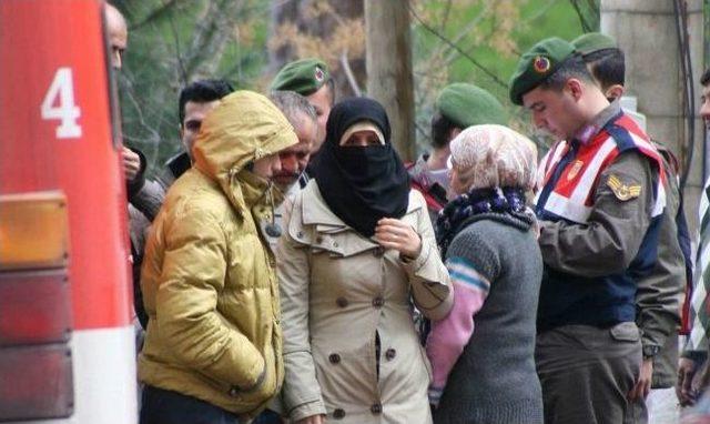 Balıkesir&rsquo;de Jandarmadan Villaya M&uuml;lteci Baskını 2