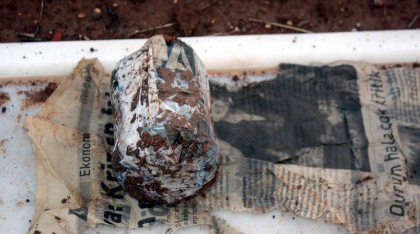 El Yapımı Bombayı Mezara Saklamışlar