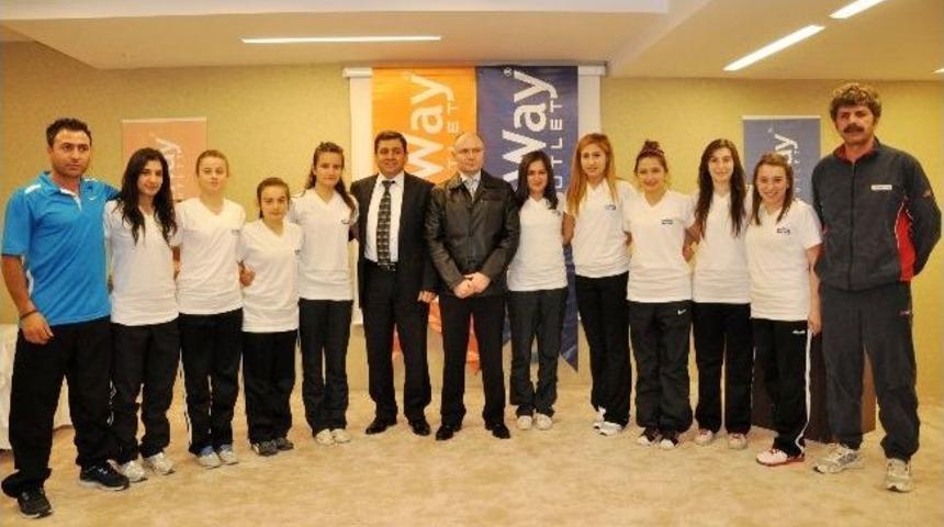 Bolu Aib&uuml; &Ccedil;im Hokey Takımı&rsquo;na Highway&rsquo;den B&uuml;y&uuml;k Destek