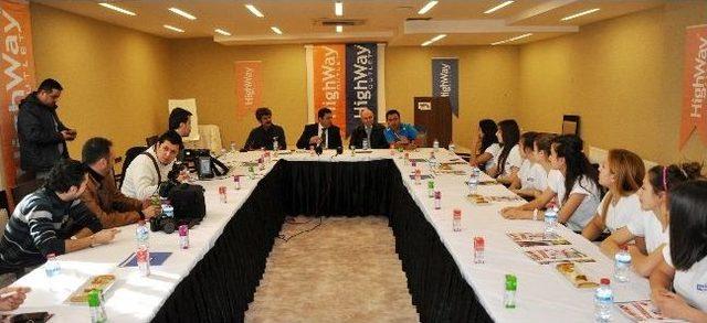 Bolu Aibü Çim Hokey Takımı’na Highway’den Büyük Destek 1