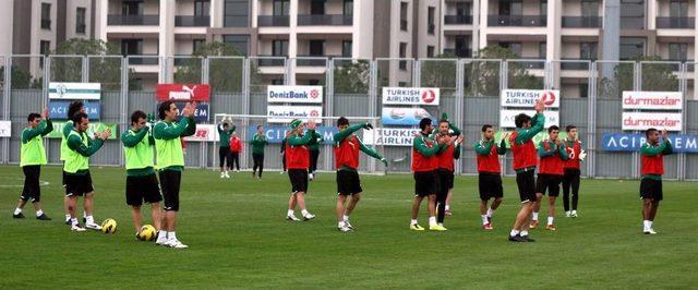 Bursaspor Taraftarları, Sevgililer G&uuml;n&uuml;nde &Ouml;zl&uuml;ce ye Akın Etti 2