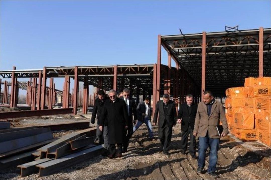 Vali Karaloğlu Yapımı Devam Eden Urartu M&uuml;zesi&rsquo;nde İncelemelerde Bulundu