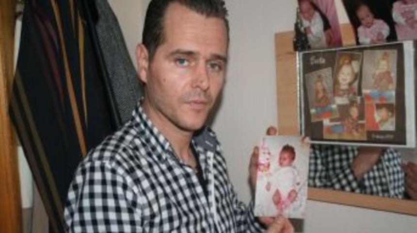 Vize Alamadığı I&ccedil;in Eşi Ve Kızına Kavuşamıyor