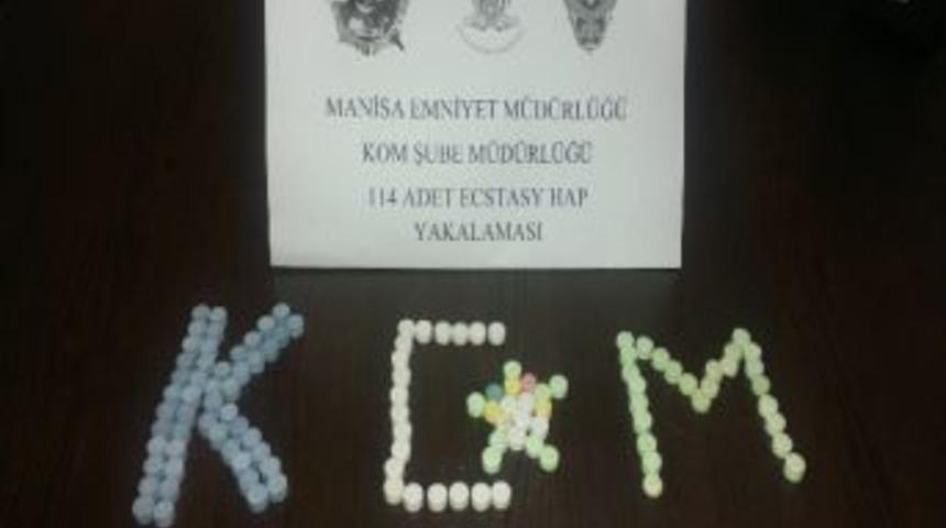 Salihli&rsquo;de 114 Adet Sentetik Uyuşturucu Hap Ele Ge&ccedil;irildi
