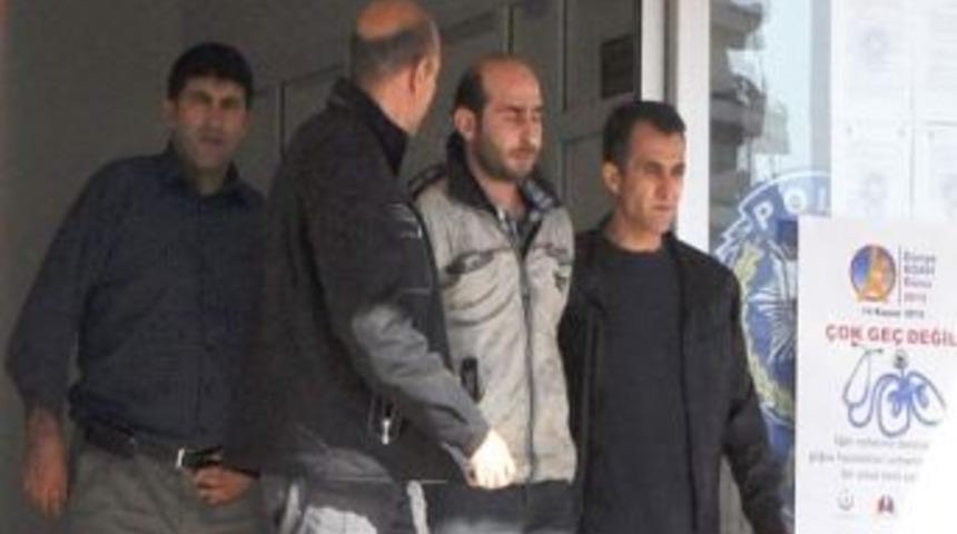 Mersin'deki Banka G&ouml;revlilerine Saldırı