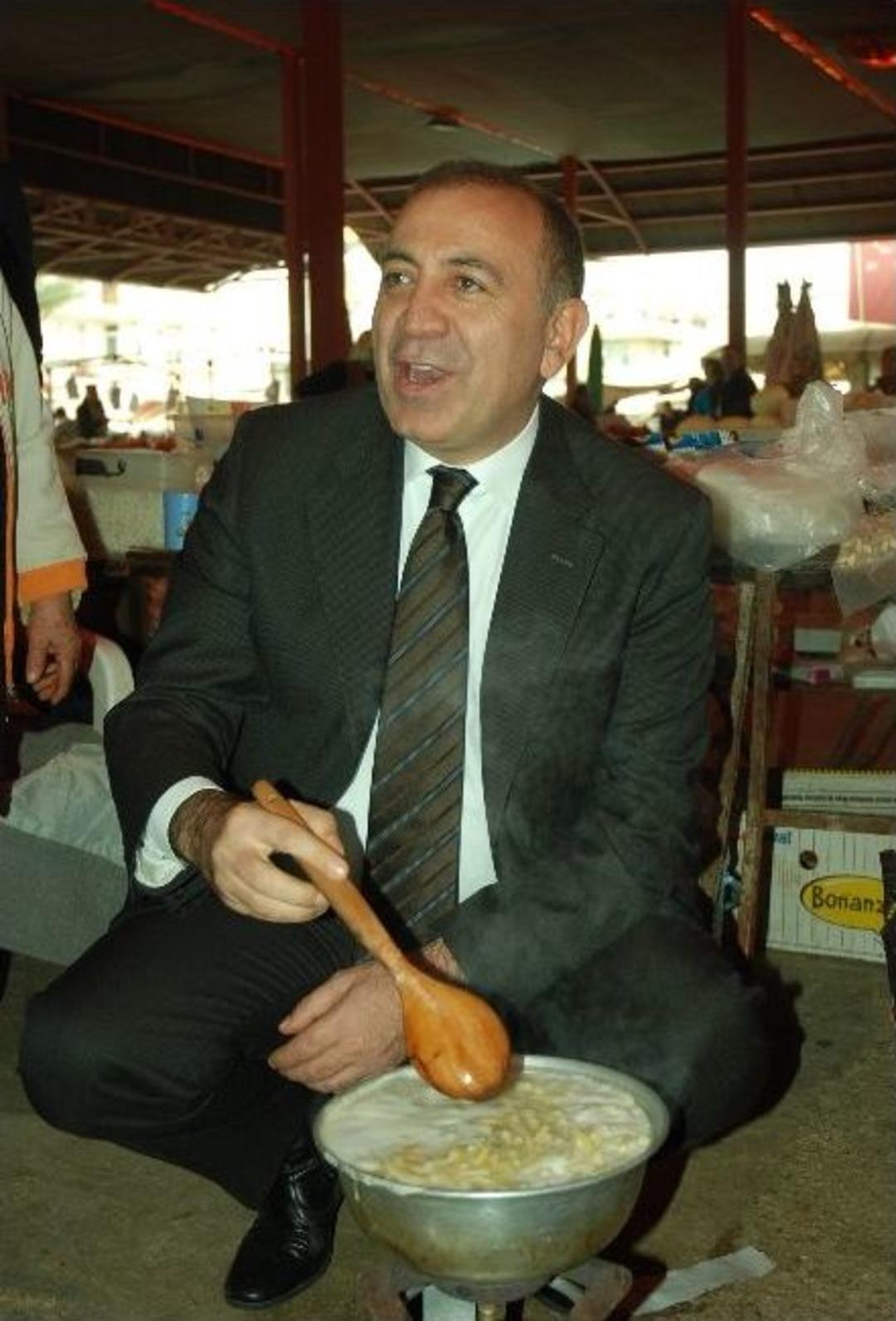 Chp&rsquo;li Tekin, Manavgat'ta Vatandaşlarla Sohbet Etti