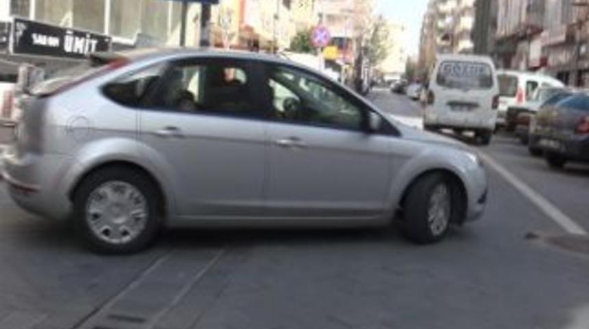 Urfa&rsquo;da trafik levhası komedisi