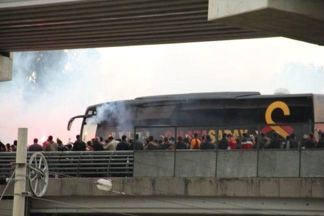 Galatasaray İzmir'de Coşkuyla Karşılandı