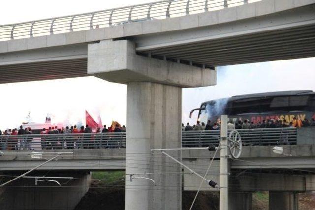 Galatasaray İzmir'de Coşkuyla Karşılandı