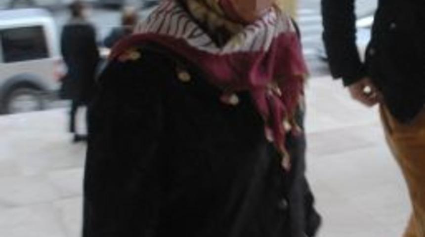 Aranan Kadın Cezaevi Girişinde Yakalandı