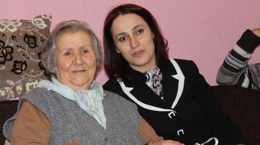 Ak Kadınlar Sevgi Kahramanlarıyla Buluştu