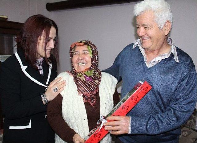 Ak Kadınlar Sevgi Kahramanlarıyla Buluştu 1