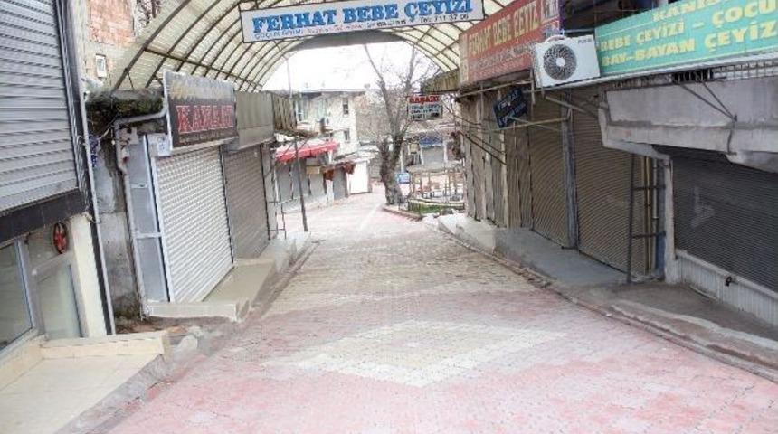 Silvan'da Kepenkler A&ccedil;ılmadı