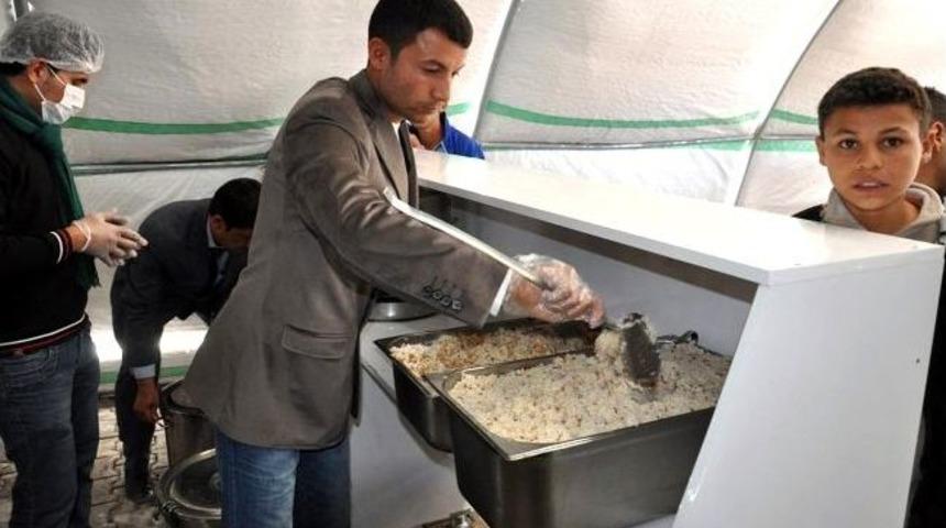 Ak&ccedil;akale Kaymakamlığı&rsquo;ndan M&uuml;lteciler İ&ccedil;in Aşevi