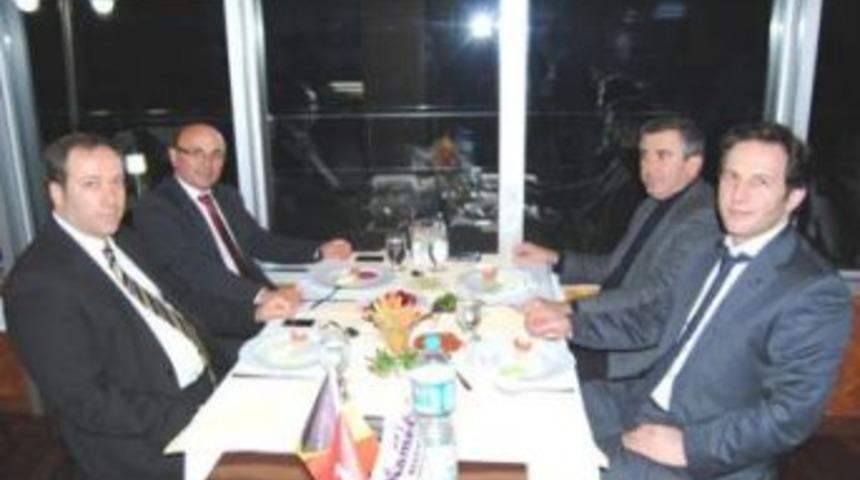 Başkanlardan &ouml;rnek davranış