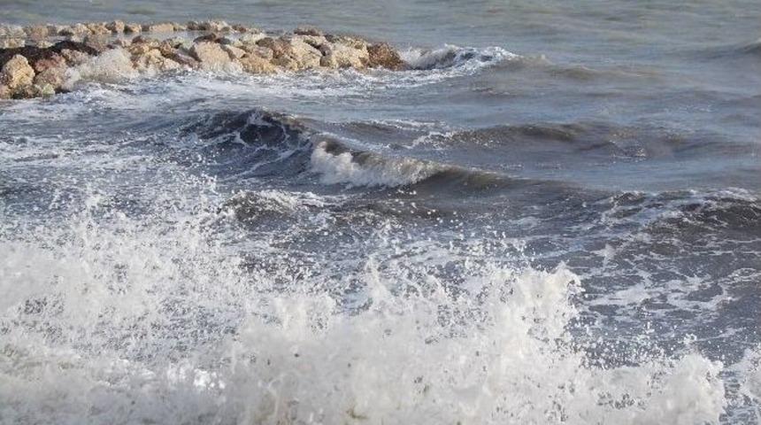 Fırtınaya Yakalanan Gemiler, Şark&ouml;y A&ccedil;ıklarında Demirledi