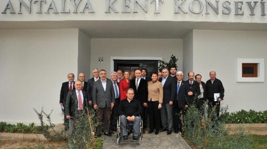 Vali Altıparmak Kent Konseyi Toplantısına Katıldı