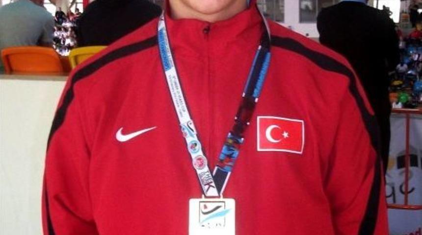 Bursa Sporcu Avrupa Şampiyonu Olmanın Mutluluğunu Yaşıyor