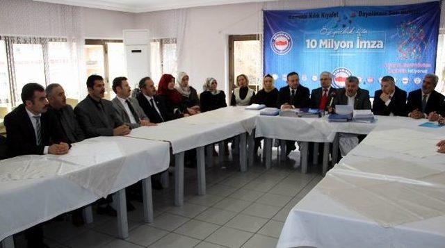 Kıyafet Özgürlüğüne 200 Bin İmza Toplandı