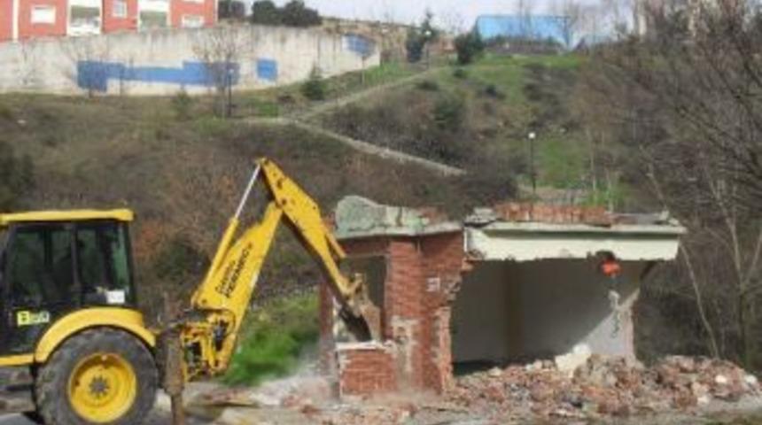 Ka&ccedil;ak B&uuml;fe Yıkıldı