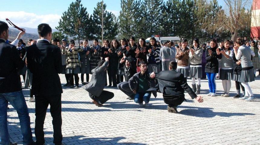 Aydıncık &Ccedil;ok Programlı Lisesinden 4. Pilav Şenliği