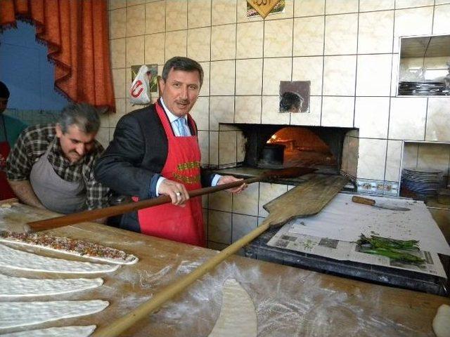 Vali Yılmaz Fırında Maharetlerini Sergiledi 1