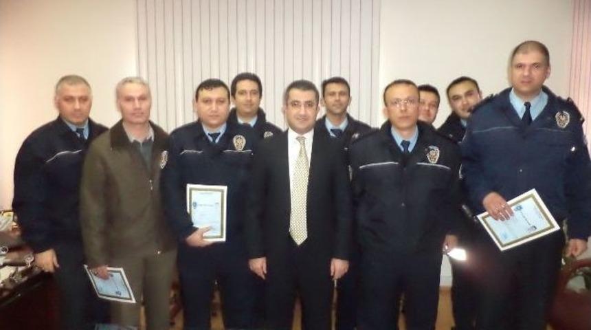 Pazarlar&rsquo;da Başarılı Polisler &Ouml;d&uuml;llendirildi