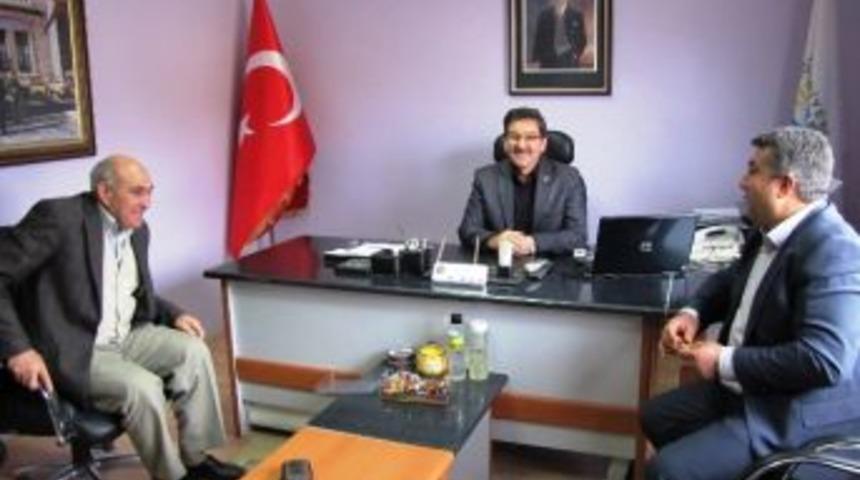 Hisarcık Ak Parti İl&ccedil;e Başkanı Mhp'li Derek&ouml;y Belediye Başkanını Ziyaret Etti