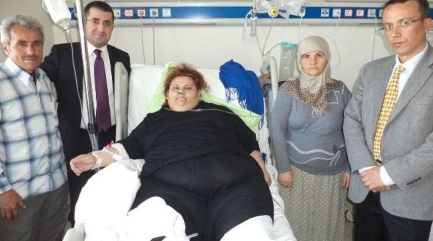 Obezite Hastası Suzan&rsquo;ı Kaymakam &Ccedil;ınar Hastanede Ziyaret Etti
