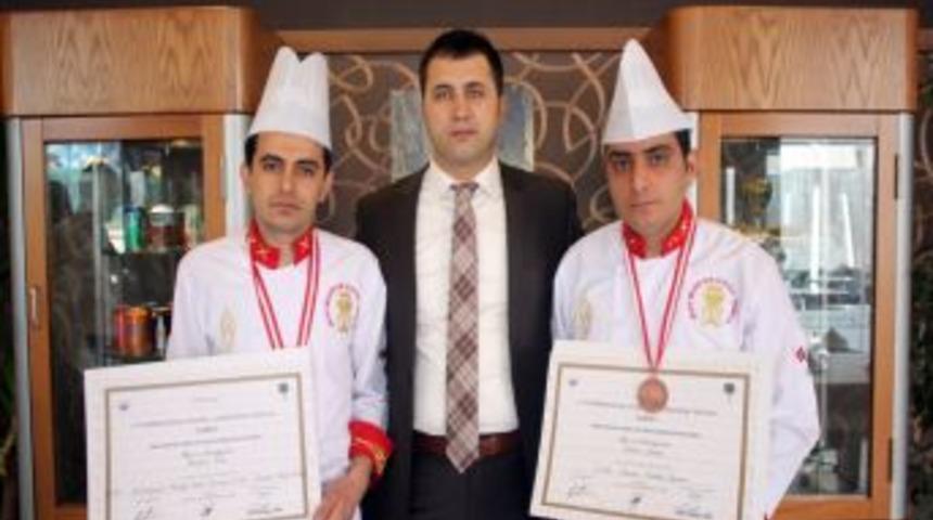 Sivas Belediyesi Aş&ccedil;ılık Ekibi 24 &Uuml;lkenin Katıldığı Yarışmada 2 Bronz Aldı