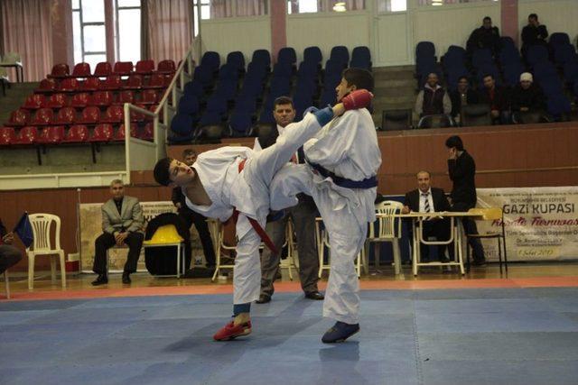 Gazi Kupası’na Eskrim, Karate Ve Tekvando Turnuvası Damgasını Vurdu