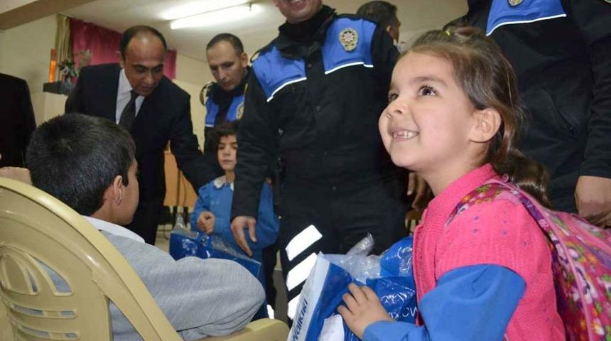 Tarsus&rsquo;ta 700 Fakir &Ouml;ğrencinin Y&uuml;z&uuml; G&uuml;ld&uuml;